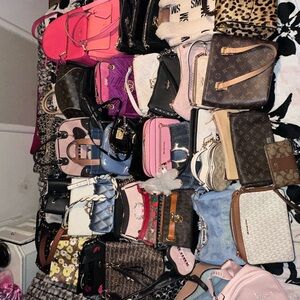 Elegant Black Designer Women's Bag